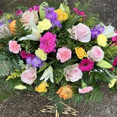 Multi colour casket spray 
